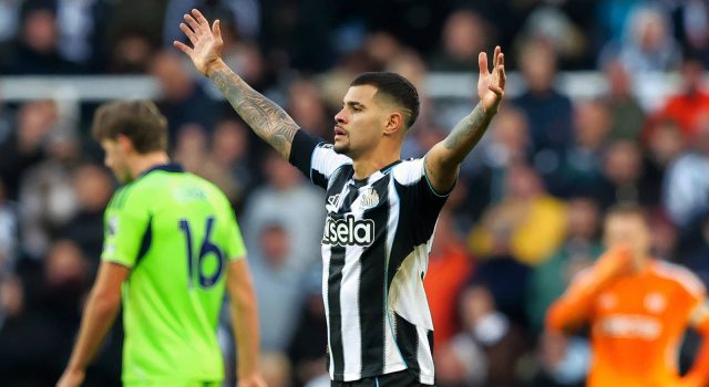 “Pemahaman saya” – Orang dalam membagikan kabar terbaru Guimaraes ke Arsenal setelah panggilan telepon Newcastle