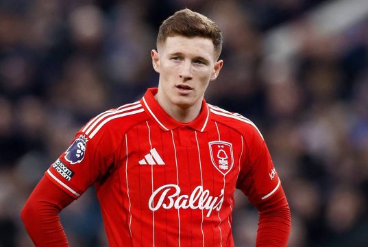 Man Utd mengadakan pembicaraan untuk menandatangani “DM terbaik di dunia”