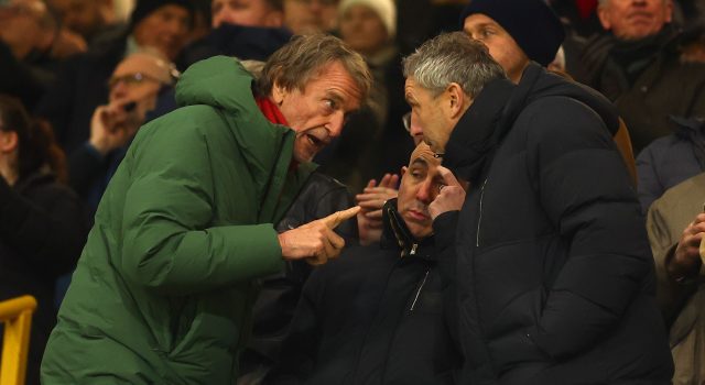 Manchester United yang terbuang merencanakan pembalasan setelah dibuat ‘bingung’ dengan keputusan batas waktu Old Trafford