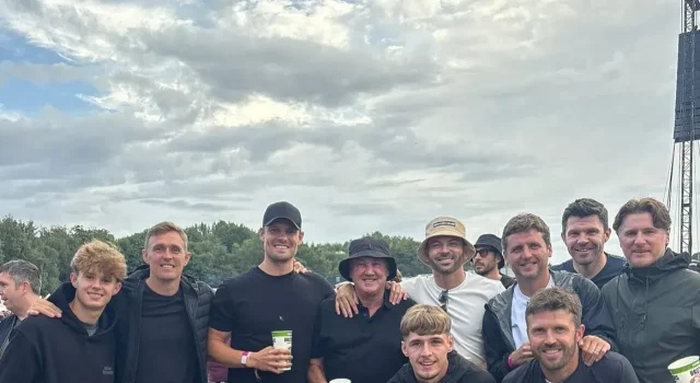 ‘Steve Bruce terjebak dalam moshpit di pertunjukan Oasis – saat itulah seseorang menaruh topi padanya’ Phil Bardsley tentang reuni Manchester United yang terinspirasi oleh Gallagher bersaudara