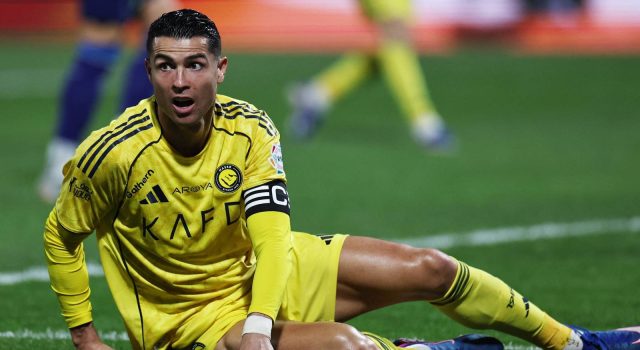 Man Utd mengadakan pembicaraan untuk penyerang senilai £87 juta yang mengingatkan Rooney pada Cristiano Ronaldo