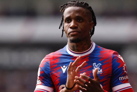 Wilfried Zaha yang baru dari Crystal Palace dapat mengakhiri karir Mateta di Selhurst Park