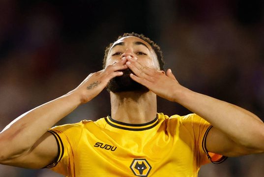 Edwards telah mendapatkan emas pada bintang Wolves yang “gila”.