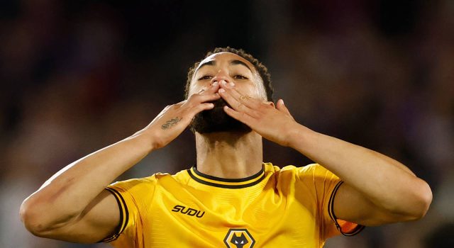 Edwards telah mendapatkan emas pada bintang Wolves yang “gila”.