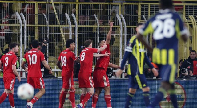 Nottingham Forest mengajukan permintaan £61 juta saat Tottenham mengintensifkan langkah untuk mengontrak Murillo