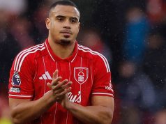 Nottingham Forest sekarang dalam pembicaraan untuk mengontrak Lloyd Kelly sebagai pengganti Murillo