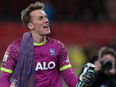 Ipswich tertarik untuk merekrut nominasi Pemain Terbaik Musim Ini sebagai pengganti Christian Walton