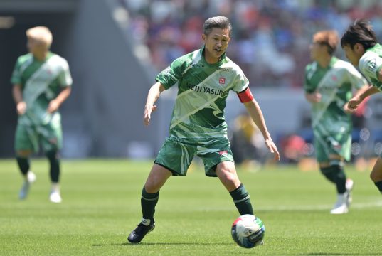 Legenda Jepang berusia 59 tahun mencetak gol menjelang musim profesionalnya yang ke-42