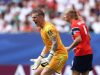 ‘Itu tidak bisa masuk jaring dari sana’ Gary Neville mengecam Jordan Pickford karena gol aneh Norwegia vs Inggris