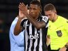 Newcastle memberikan dorongan dalam perlombaan untuk mengontrak Danilo setelah pembicaraan pembukaan